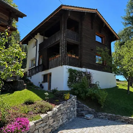 Aabaesizz 300-jaehriges Walliserhaus Сasa de vacaciones