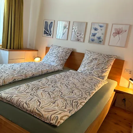 Aabaesizz 300-jaehriges Walliserhaus Сasa de vacaciones Grengiols