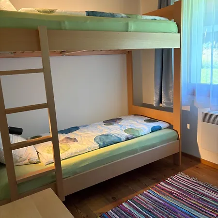 Aabaesizz 300-jaehriges Walliserhaus Сasa de vacaciones Grengiols